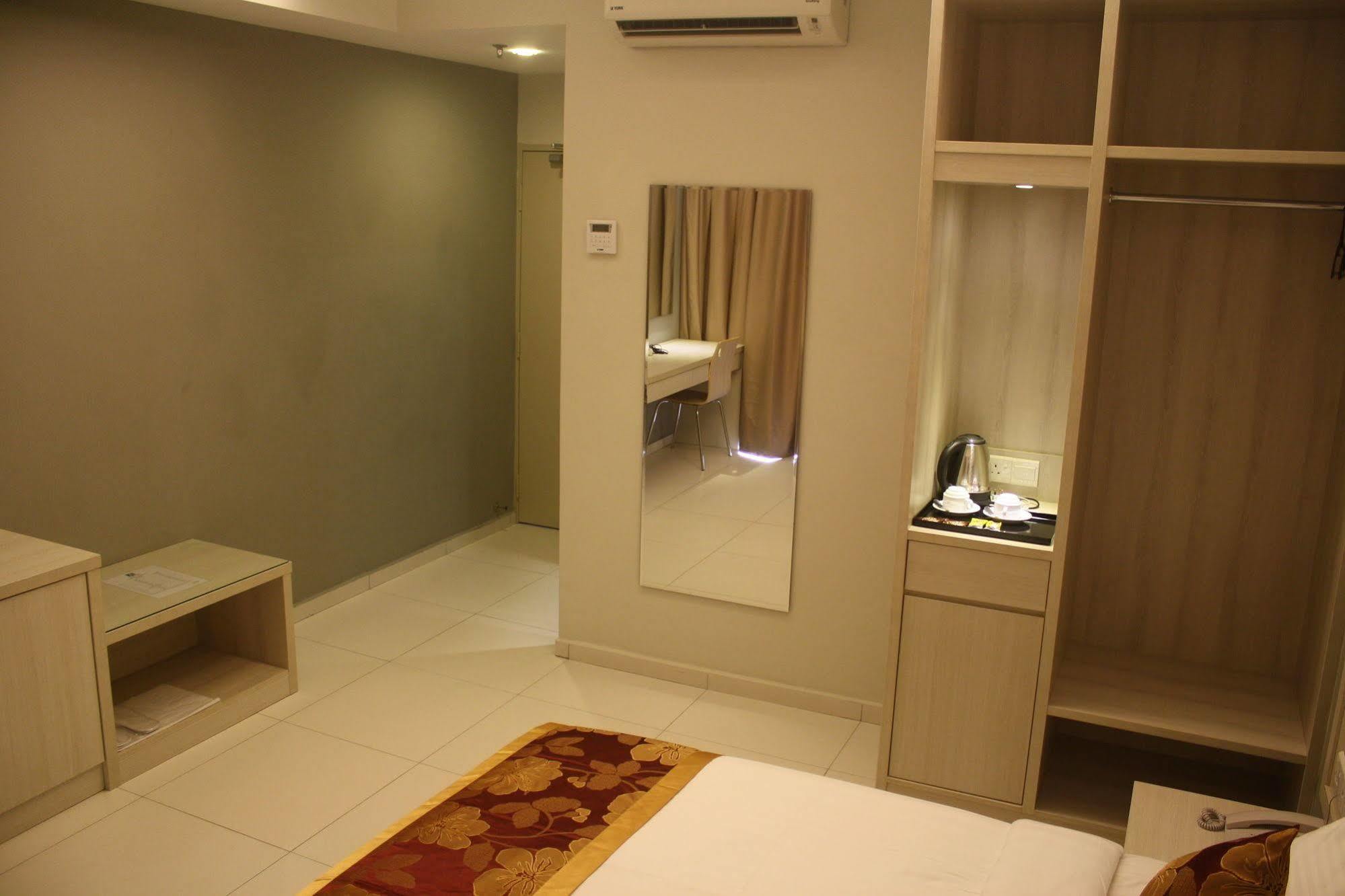 Aurora Hotel Malacca Buitenkant foto