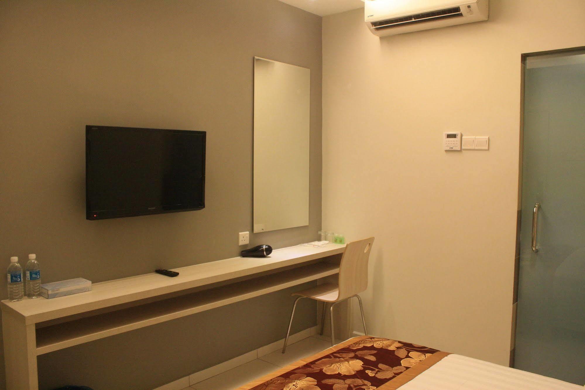 Aurora Hotel Malacca Buitenkant foto