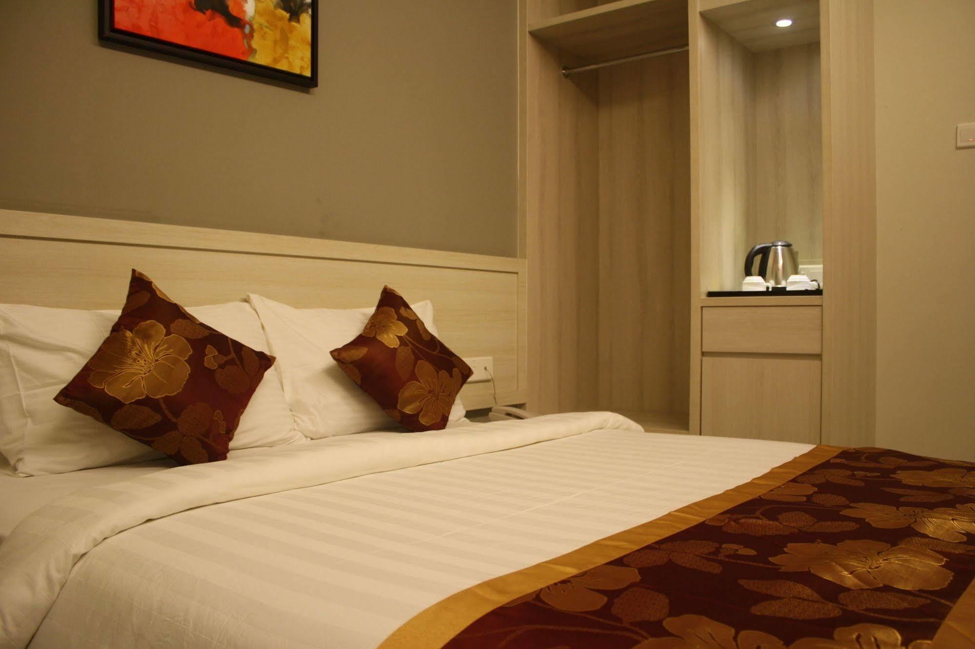 Aurora Hotel Malacca Buitenkant foto