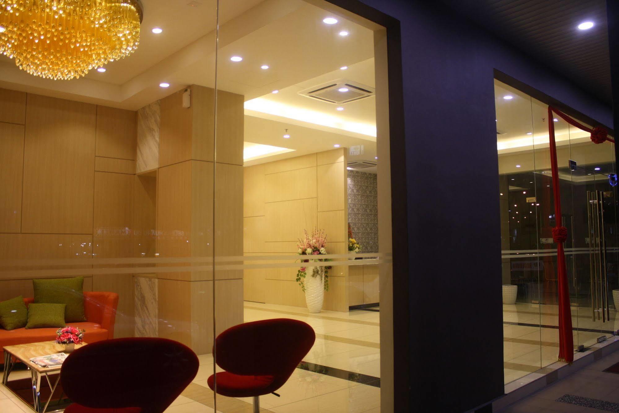 Aurora Hotel Malacca Buitenkant foto