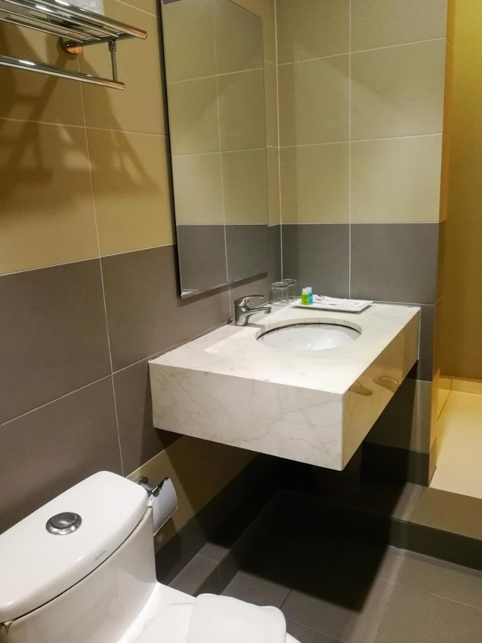 Aurora Hotel Malacca Buitenkant foto